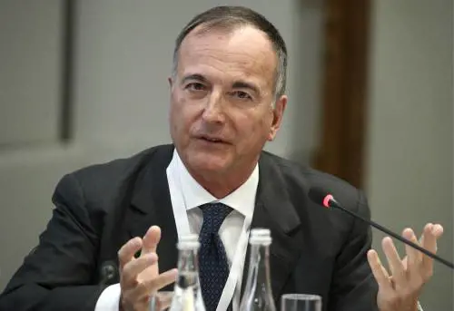 Frattini ultima carta ma spacca i partiti. Torna l'idea Cassese. Fermi Casini e Belloni
