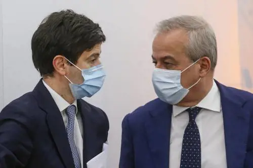 Vigile attesa, guerra tra giudici sul "protocollo Speranza"