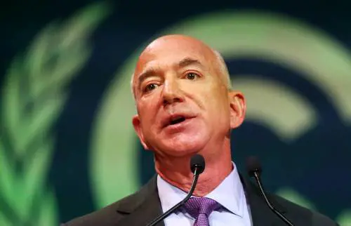 Bezos vuole lo spazio: cosa c'è dietro alla strategia di Amazon