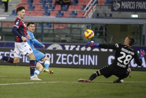 Napoli, se un tweet oscura i gol di Lozano