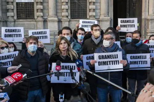 "Veda le vittime non i rapper. E non dia la colpa al Covid"
