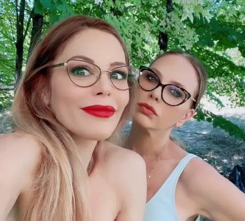 Naike dopo le accuse alla Muti: "Ecco la verità su mia madre e la cannabis"