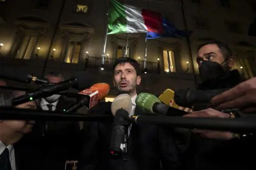 Scatta l'allarme delle Regioni: Speranza vuol fare tagli sulla Sanità