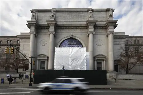 Abbattuta un'altra statua: ora la cancel culture colpisce i presidenti Usa