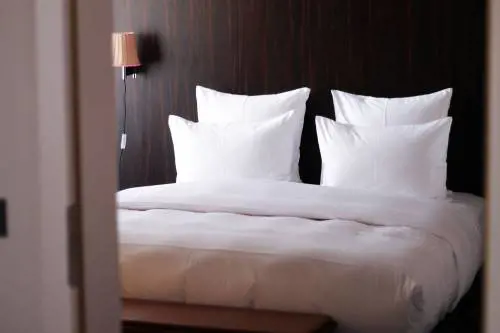 Videocamere nascoste nelle stanze d'albergo: come scovarle