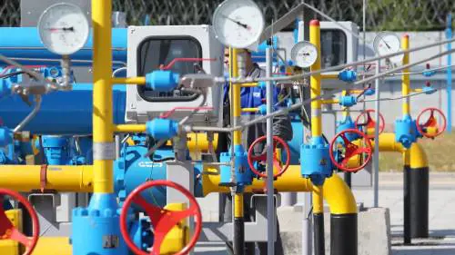 Auto elettrica, infrastrutture, idrogeno: le strategie per una transizione pragmatica
