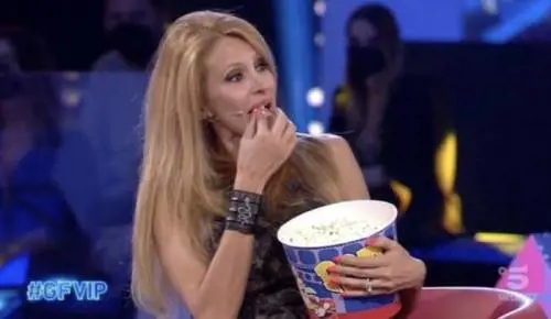 "Può tutto perché il cognome è Bonolis": scoppia la rissa in tv