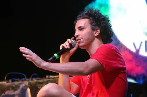 "Grazie per averlo sputt...". La sardina Santori esalta gli insulti di Fedez