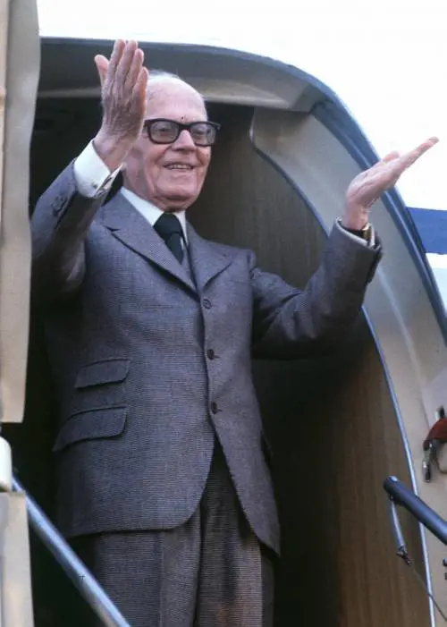 Niente via intitolata a Pertini. Polemiche a Lucca