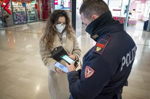 "Problema di compatibilità": cosa succede sul green pass italiano