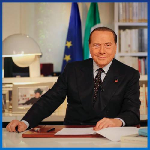 Berlusconi si ritira dalla corsa al Colle: "Draghi resti premier" Berlusconi si ritira dalla corsa al Colle: "Draghi resti premier"