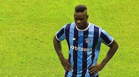 "Vergognatevi". Balotelli furioso per il caso Raiola