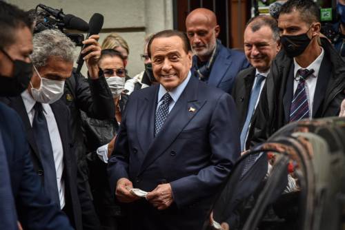 Berlusconi: "Sono ottimista. Ma non scaricare i nodi irrisolti sul Parlamento"