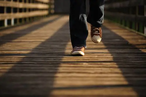 Ti piace camminare? Ora un'app ti paga per farlo