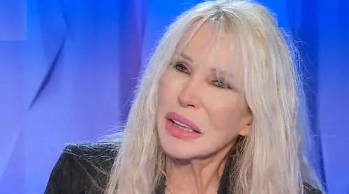 La confessione choc di Ivana Spagna: "Volevo tagliarmi le vene"