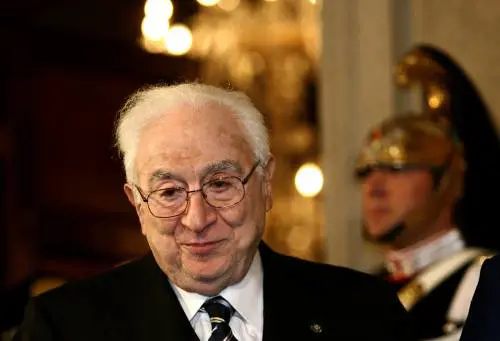 Le crepe nel ponte e l'idea di Cossiga