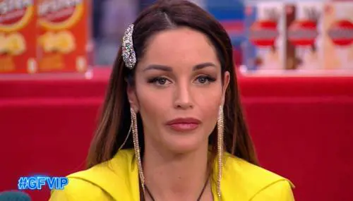 Tradimenti e conti svuotati, Delia Duran crolla: "Dal mio ex ho subito di tutto" 