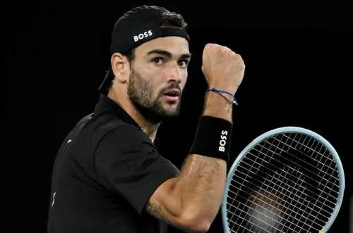 I vergognosi insulti a Berrettini che vola in semifinale