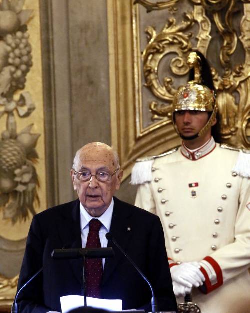 Giorgio Napolitano operato allo Spallanzani. "È sveglio, prognosi riservata"
