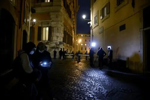 Trattative a tavola nella notte romana