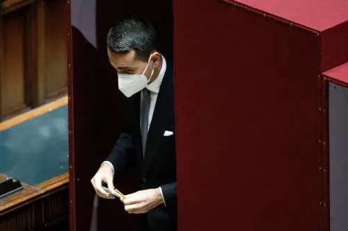 Sul Colle è guerra Di Maio-Conte. Spunta la "mossa Mattarella"...
