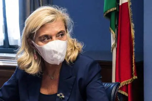 Rispunta il nome della Belloni. E scoppia subito il caos
