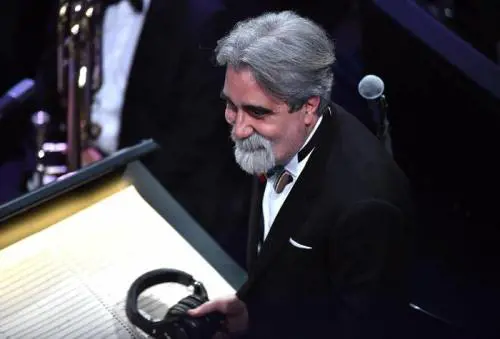 Sanremo, Beppe Vessicchio positivo. Casi anche tra orchestrali e coristi