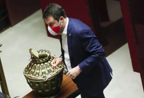 Salvini vede Draghi e poi Letta: "Lavoro per un presidente donna"