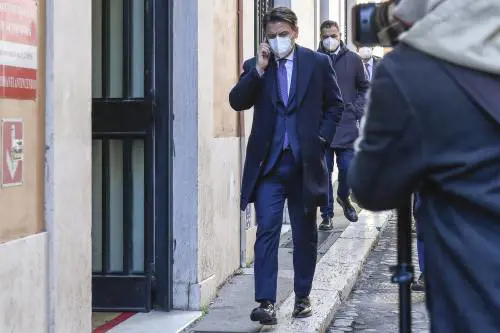 La Gdf a casa di Conte: perquisito il suo studio. Nel mirino le consulenze