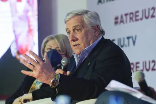 "Il Cav avrebbe vinto se fosse andato al voto. Ora basta polemiche e pensiamo agli italiani"