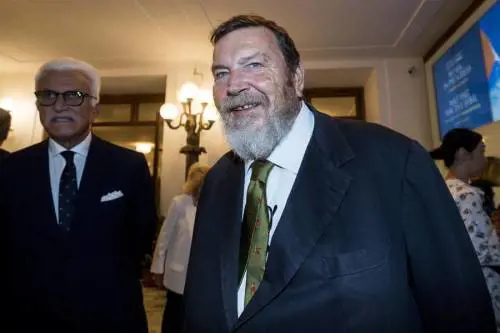 "Si è rimesso in piedi". Come sta Giuliano Ferrara