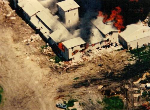 Dall'assedio di Waco al caso Foster: l'anno che scosse l'America