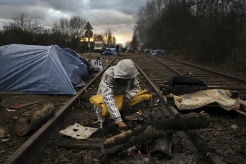 Speranze e vite spezzate: viaggio nell'incubo dei migranti dimenticati 