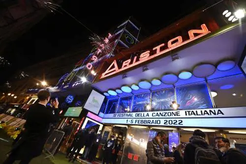 "Oltre 1.200 euro...". Polemica sui biglietti per il Festival di Sanremo