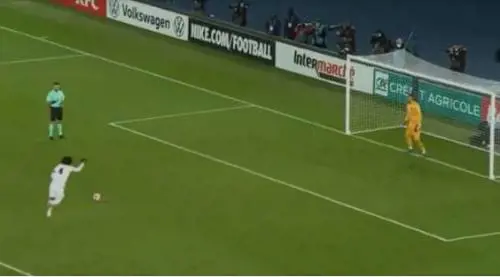 Donnarumma sbeffeggiato. Ed è bufera al Psg