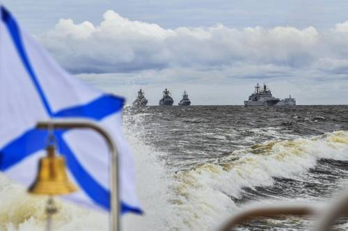 Caccia alla flotta russa: la Nato sfida Putin al largo della Sicilia