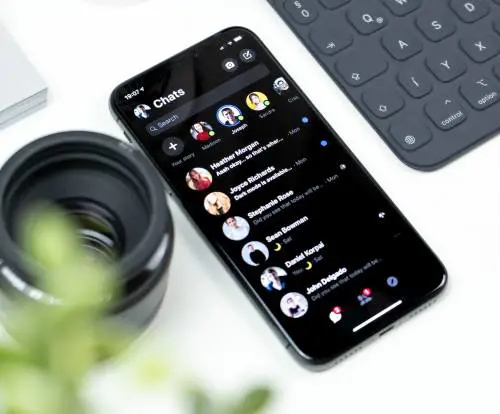 Screenshot "vietati" e avatar: così Zuckerberg cambia Facebook