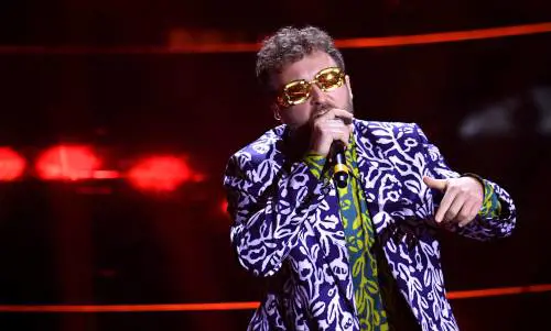 La "spintarella" di Fedez per Dargen D'Amico: scoppia il caso