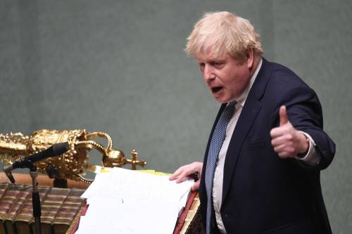 Partygate, dopo la multa Johnson porta le "scuse" in Parlamento