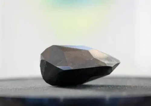 Asta per aggiudicarsi "Enigma". Il diamante venuto dallo spazio