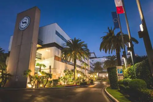 Crisi turismo, lo Sheraton licenzia 164 dipendenti