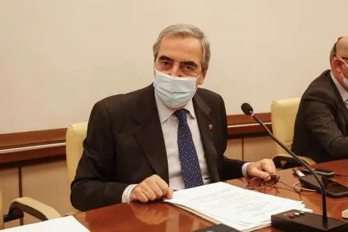 "Profumo chiarisca sul caso Colombia. Il Pd considera la Difesa territorio suo"