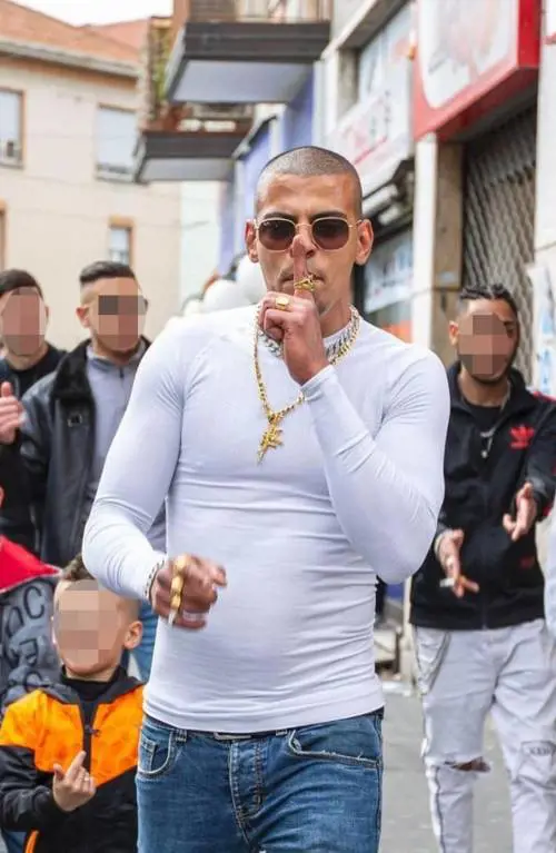 Spari in strada, preso il rapper "Kappa 24K". Faida tra gang rivali per i soldi dei dischi