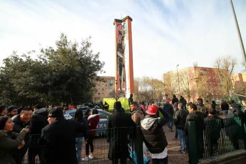 Dalle case dei vip al ghetto. Due mondi divisi da un tram