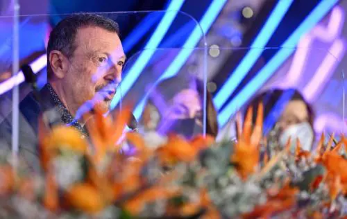 "Mi sembra una cavolata". Amadeus spegne il caso Morandi