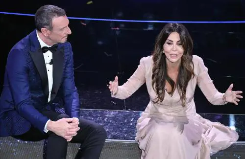 Sabrina Ferilli vince con il non-monologo: "Sono qui per la mia storia"