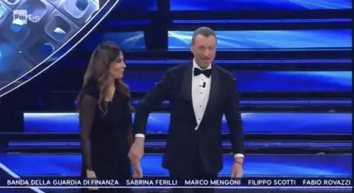 "Pezzo de m...". Il fuori onda della Ferilli. Con chi ce l'ha?