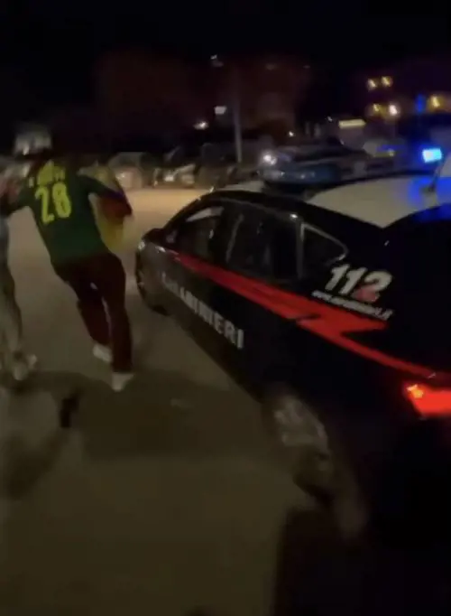 Anche i carabinieri "ostaggio" della festa per il Senegal