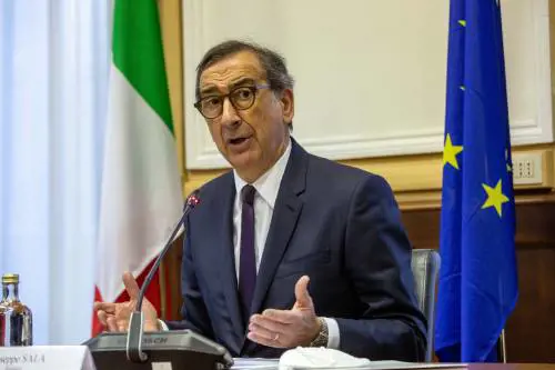 Sala "convocato" in aula dopo l'allarme sui conti e i pellegrinaggi a Roma
