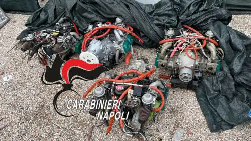 Blitz nel campo rom: trovati 4 motori di aereo